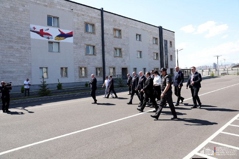 Глава МВД Грузии оценил работу Центра 112 и Патрульной службы Еревана