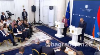 Урсула фон дер Ляйен поздравила Пашиняна с победой на выборах и объявила о пакете помощи в €200 млн