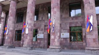 Министр Жанна Андреасян оценила ремонт в Институте физкультуры и спорта Армении