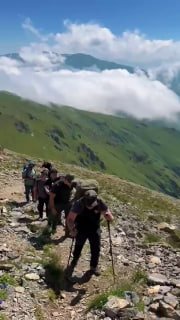 Никол Пашинян покорил вершину горы Хуступ: видео