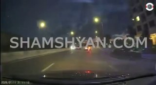 В Ереване упавшее дерево убило водителя мопеда — трагедия в Шенгавите