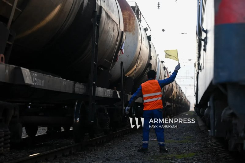 Из Азербайджана в Армению отправлена партия бензина и дизеля: 18 вагонов АИ-92 и 8 вагонов ДТ